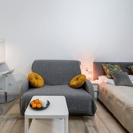Charming Apartment In Calm And Central Area Красков Екстериор снимка